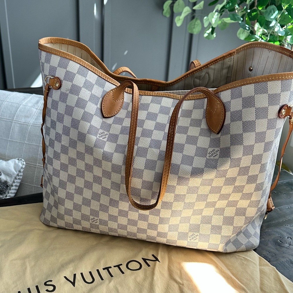 Louis Vuitton Neverfull GM bag. Very used - see pictures for details.